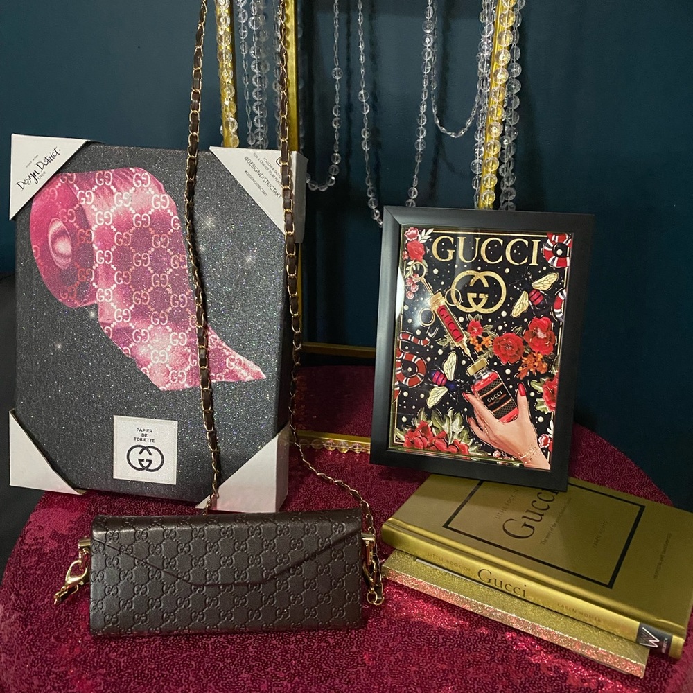 Gucci eyeglass case with gold chain
